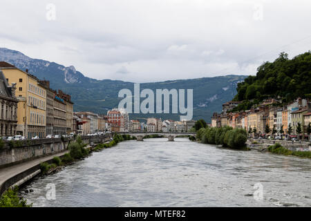 Vue d'un pont à Grenoble, France Banque D'Images