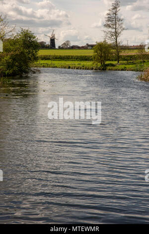 Pakenham moulin vu de watermill mill pond Banque D'Images