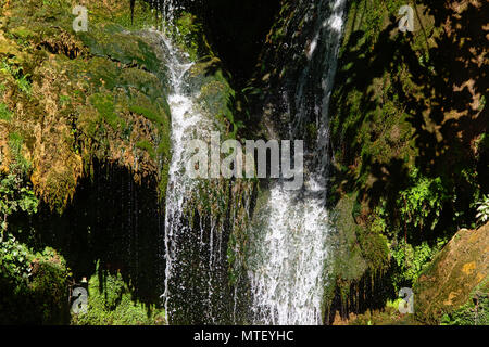 Détail de Hueznar cascades à San Nicolas del Puerto, Sierra Norte de Sevilla , Espagne Andalousie Parc Naturel Banque D'Images