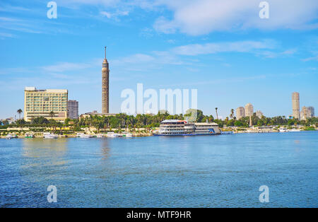 L'île de Gezira, situé dans la rivière du Nil entre Le Caire et Gizeh, est couverte de jardins luxuriants et dispose de points d'intérêt, tels que tour du Caire Banque D'Images