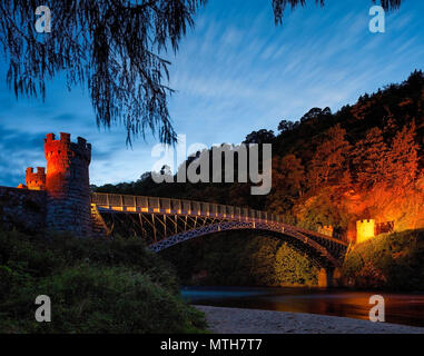 Crépuscule à Craigellachie Bridge dans le Speyside, Moray, Ecosse, Royaume-Uni Banque D'Images