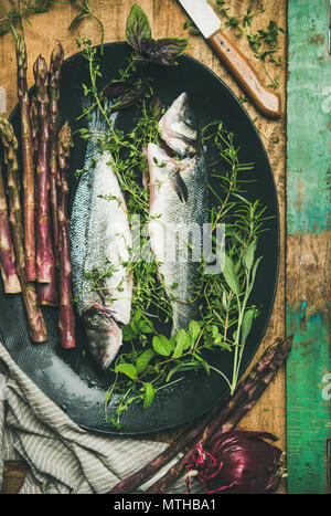 Incooked Raw Bar aux herbes Banque D'Images