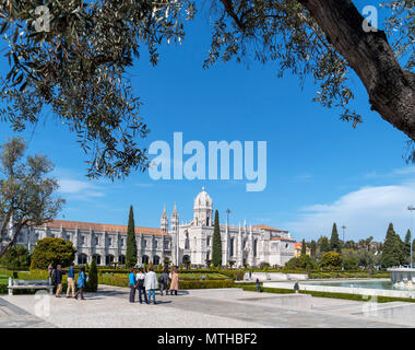 Le monastère des Hiéronymites (Mosteiro dos Jerónimos ) de la Praca do Imperio, quartier de Belém, Lisbonne, Portugal Banque D'Images