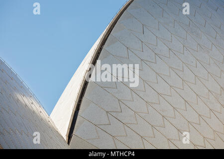 Vue abstraite des tuiles de l'Opéra de Sydney, Sydney, Nouvelle-Galles du Sud, Australie. Banque D'Images