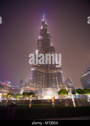 Dubaï, Émirats arabes unis - 15 mai 2018 : le Burj Khalifa en fin de soirée. Banque D'Images