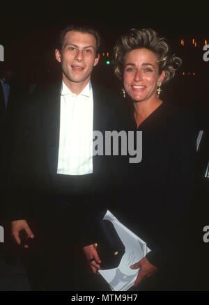 LOS ANGELES, CA - le 27 juin : (L-R) l'Acteur Christian Slater et publiciste Susan Culley assister à la variété Club of Southern California's Big Heart Award Hommage à Joe Roth le 27 juin 1991 au Century Plaza Hotel de Los Angeles, Californie. Photo de Barry King/Alamy Stock Photo Banque D'Images