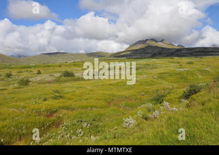 Vaste vue sur panormamic mountain dans le parc national du Vatnajökull, l'Islande, Banque D'Images