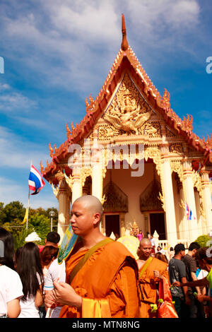 Rome , ITALIE - JUIN 29 nouveau non identifiés ; le moine bouddhiste en cérémonie d'ordination nouvelle moine bouddhiste sur June 29,2014 à Wat Luang je à Chonburi , T Banque D'Images