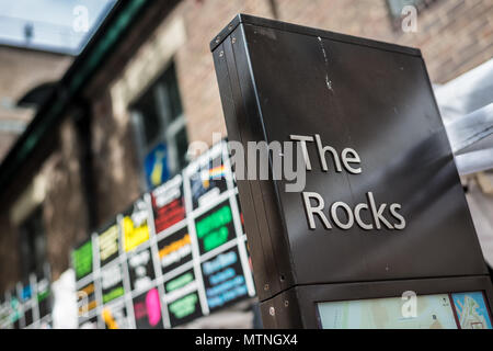 Les Roches est un quartier de la ville historique des allées à l'ombre de Sydney Harbour Bridge, Sydney, New South Wales, Australia Banque D'Images