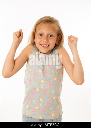 Close up portrait. Charmant mignon heureux, excité, drôle, gai jeune avec un visage surpris célébrant la victoire. Des émotions positives, la Banque D'Images