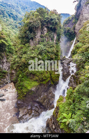 Cascade Chaudron du Diable Equateur Banos pont. Banque D'Images