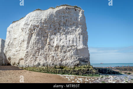 Botany Bay, Kent, Royaume-Uni - 14 août 2016 : temps ensoleillé a touristes et visiteurs à Botany Bay Beach, près de Broadstairs Kent pour profiter de th Banque D'Images