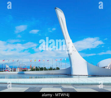 Sotchi, Russie - Juillet. 2016 : jeux olympiques de Sotchi parc. Le feu olympique Bol, Imereti lowland, Medal Plaza. Banque D'Images