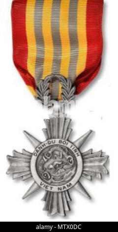 . Anglais : République du Vietnam les Forces armées Médaille d'honneur, deuxième classe (Médaille) (Việt-Nam Cộng Hòa-Danh-Dự Bội-Tinh, Hạng Insa) . 24 janvier 2014, 20:17:25. Même. 533 AFHM RVN 2c Banque D'Images