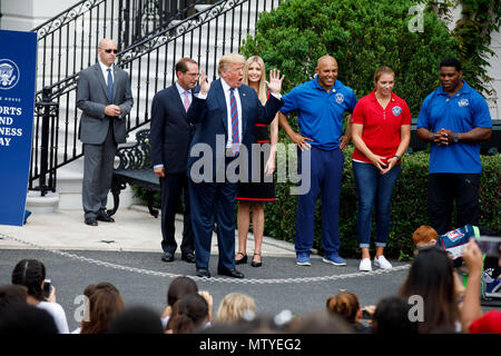 Washington, USA. 30 mai, 2018. Le Président américain Donald Trump participe à la Maison Blanche Sports et Fitness Day à la Maison Blanche à Washington, DC, États-Unis, le 30 mai 2018. Credit : Ting Shen/Xinhua/Alamy Live News Banque D'Images