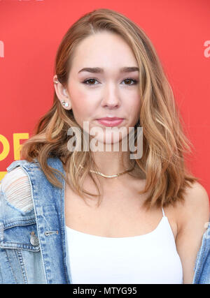 Burbank, CALIFORNIE, États-Unis. 30 mai 2018. 30 mai 2018 - Burbank, Californie - Holly Taylor. La finale de la série FYC ''The Americans'' de FX s'est tenue au Saban Media Center de la Television Academy. Crédit photo : Birdie Thompson/Admedia Banque D'Images