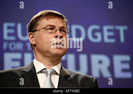 Bruxelles, Belgique. 31 mai 2018. Conférence de presse par le commissaire de l'UE, Valdis Dombrovskis sur l'Union économique et monétaire. Alexandros Michailidis/Alamy Live News Banque D'Images