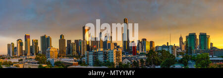 Vue sur la ville de Southbank au lever du soleil, Melbourne, Victoria, Australie Banque D'Images