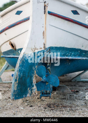 Close-up d'un vieux bateau sur la plage Banque D'Images