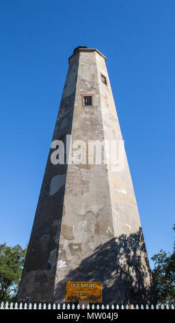 Bald Head Island Caroline du billet d'escapade à la plage. Visitez le phare historique, recherche de coquillages sur la plage, vous pourrez profiter de l'écologie. Banque D'Images