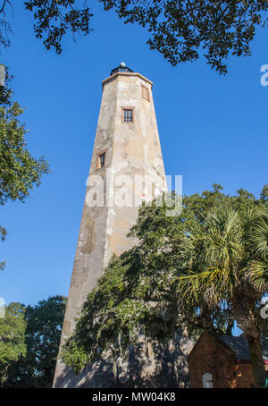 Bald Head Island Caroline du billet d'escapade à la plage. Visitez le phare historique, recherche de coquillages sur la plage, vous pourrez profiter de l'écologie. Banque D'Images