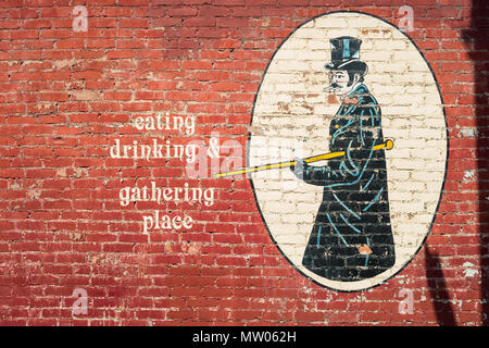 Ancienne peinture sur le mur de la taverne au bord du canal à Seneca Falls, New York, USA. Banque D'Images