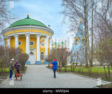 SAINT PETERSBURG, Russie - le 26 avril 2015 : Le bel ensemble d'église orthodoxe russe de la Sainte Trinité de la Life-Giving, le 26 avril en S. Banque D'Images