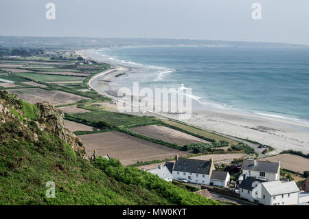 Belle vue sur la baie de Saint-ouen à Jersey, Channel Islands sur une journée d'été ensoleillée, claire Banque D'Images