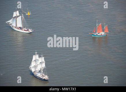 Photo aérienne de grands navires de quitter Liverpool sur Dabinda Banque D'Images