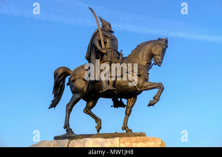 Monument Skanderbeg, statue équestre Skënderbej, héros national albanais, la place Skanderbeg Skanderbeg, Tirana, Albanie Banque D'Images