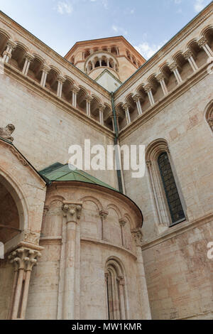 Un portrait d'un coin de Duomo San Vigilio dans la ville italienne de Trento Banque D'Images