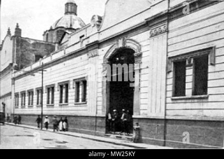 . Español : año de 1926, de lo que fue la fachada del Convento de San Lorenzo Mártir y la propia iglesia que se aprecia al fondo . 24 mai 2009. Decanato del IPN 195 ESIME1926a Banque D'Images