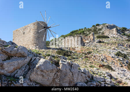 Ancien moulin en pierre à l'entrée du plateau de Lassithi, Crète (Crète), Grèce Banque D'Images