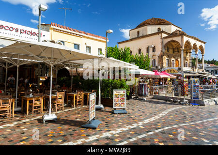 Athènes, Grèce - 30 mai 2018 : Tzistarakis Mosque in place Monastiraki dans la vieille ville d'Athènes, Grèce. Banque D'Images