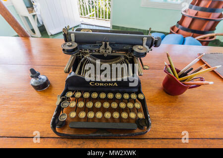 La machine à écrire de Hemingway à la Finca Vigía, à San Francisco de Paula Ward à La Havane, Cuba Banque D'Images