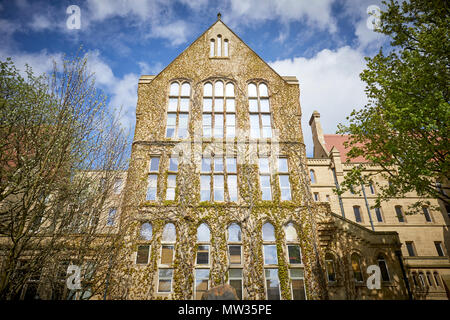 L'Université de Manchester Beyer dans l'ancien bâtiment traditionnel Quadrangle bâtiments en grès plus âgés Banque D'Images