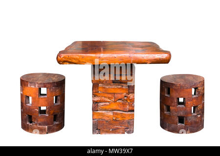 Chaise et table en bois de la créativité dans la conception et la décoration pour isoler le contexte.copie espace sur fond blanc.chemin de détourage (Vintage) Banque D'Images