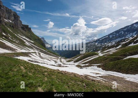 Klausenpass suisse, altdort uri à linthal mollis Banque D'Images