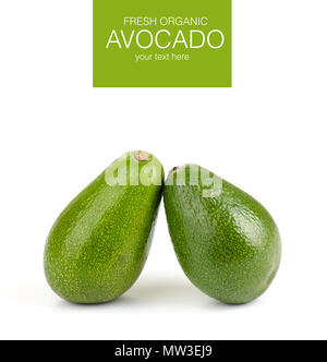 Fruits d'avocat frais isolé sur fond blanc Banque D'Images