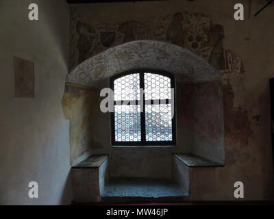 . Le Tyrol du Sud - Bolzano/Bozen Deutsch : Haus Runkelstein - Fenster ce média présente le monument du patrimoine culturel avec le numéro 16825 dans le Tyrol du Sud. . 26 mai 2011, 09:07:36. Utilisateur:532 Mattes Runkelstein Castle 6 Banque D'Images