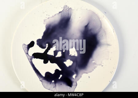 Dimensions dissoute avec de l'eau Banque D'Images