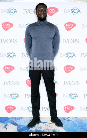 Stormzy au cours de la 63e Congrès annuel de l'écriture de Ivor Novello Awards au Grosvenor House de Londres. Photo date : Jeudi 31 Mai, 2018. Voir histoire PA Novello SHOWBIZ. Crédit photo doit se lire : Ian West/PA Wire Banque D'Images