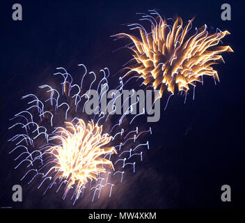 2005 Royal Henley Regatta, Henley on Thames, Angleterre. 02.07.205 Fireworks samedi soir, Peter Spurrier. [© Peter SPURRIER] Banque D'Images