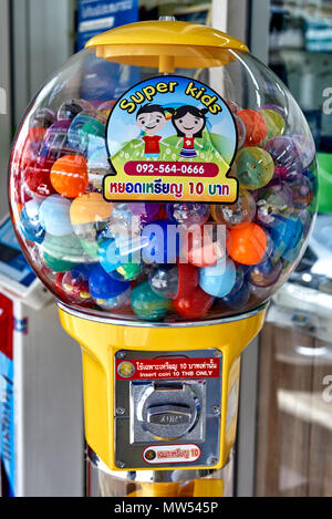 Gumball machine, machine de distribution de jouets Banque D'Images