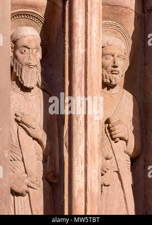 Bâle, Münster (Basler Münster), NLF, Querhaus Gewändefiguren, Galluspforte, Evangelisten Matthäus und Johannes Banque D'Images