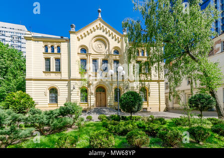 Varsovie, Pologne. La Synagogue Nozyk, maison de prière juive d'avant-guerre, les seuls survivants WW2 à Varsovie. Banque D'Images