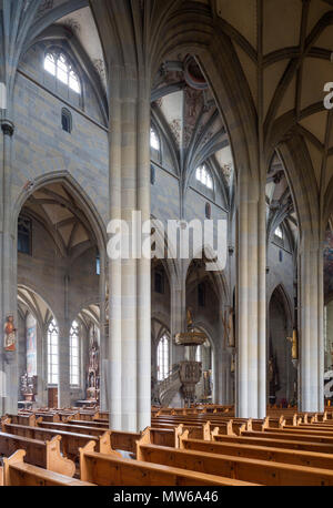 Überlingen, Église Stadtpfarrkirche, Blick aus dem südlichen ins Mittelschiff Seitenschiff Banque D'Images