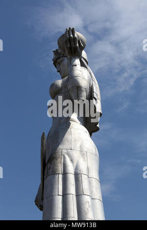 Statue de Kartlis Deda à plus de Tbilissi Banque D'Images