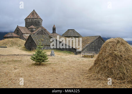 Bâtiments en pierre médiévale, y compris la Cathédrale de Surb Nishan, forment le complexe du monastère Haghpat, Haghbat, Arménie Banque D'Images