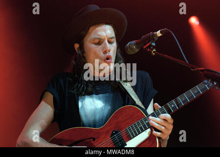 L'exécution de la Baie James en concert à une date à sa tournée 2015. En direct de la Baie James, de la Baie James sur scène, le chaos et le calme de l'album et tournée. Banque D'Images